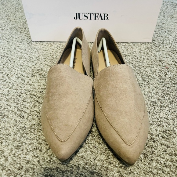 Just Fab Taupe size 8.5 Flats - Picture 2 of 5